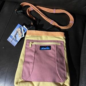 Kavu crossbody-NWT
